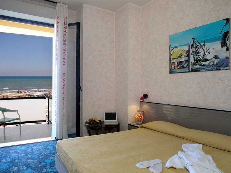 Hotel Boemia Riccione Kültér fotó