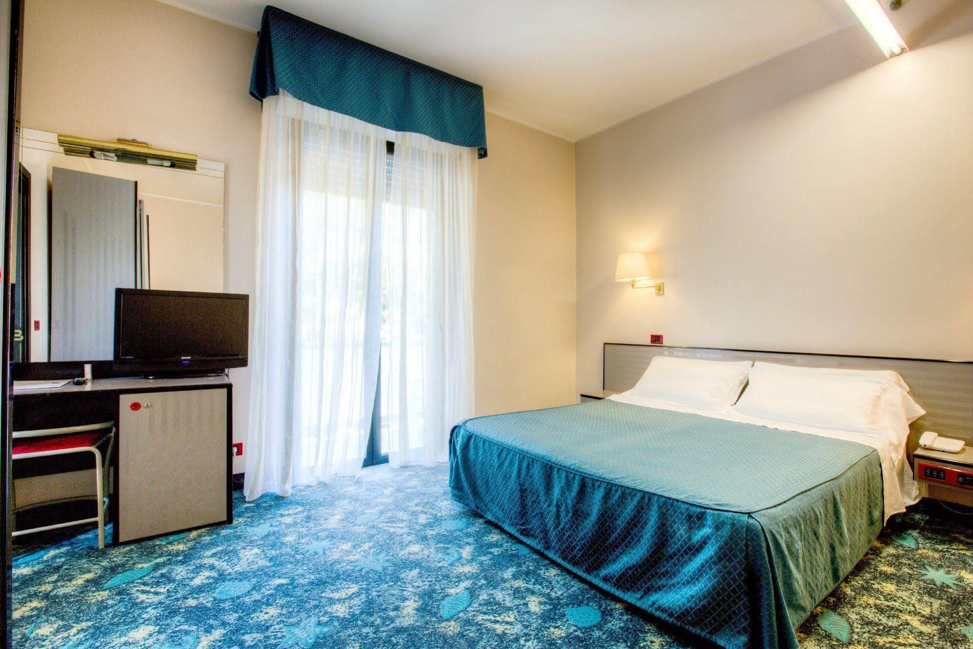 Hotel Boemia Riccione Kültér fotó
